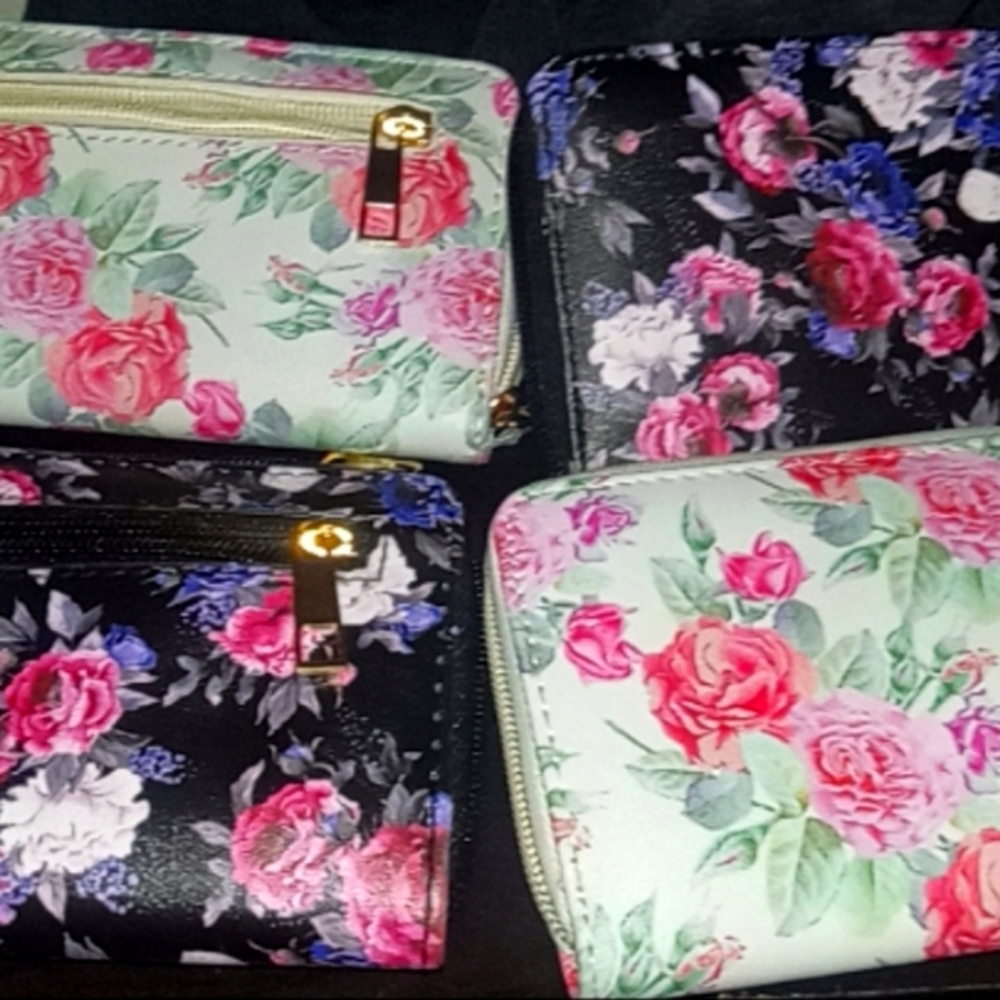 Floral mini wallet